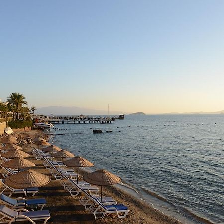 Ado Beach Hotel Turgutreis Exterior photo