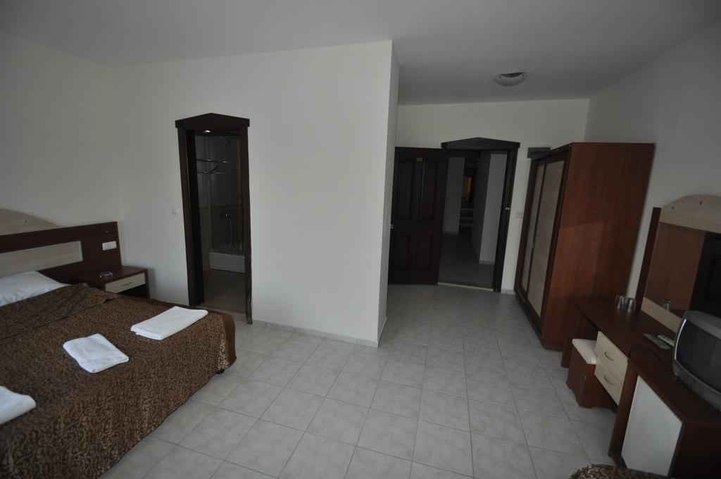 Ado Beach Hotel Turgutreis Exterior photo