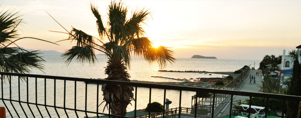 Ado Beach Hotel Turgutreis Exterior photo